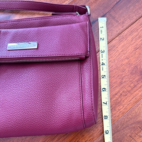 Liz Claiborne small red faux leather crossbody purse bag handbag - Picture 8 of 10
